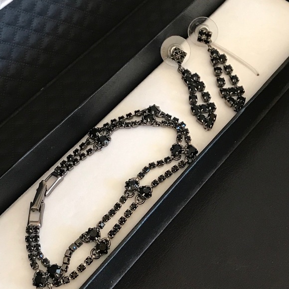 Earring and Bracelet Gift Set - Picture 6 of 8